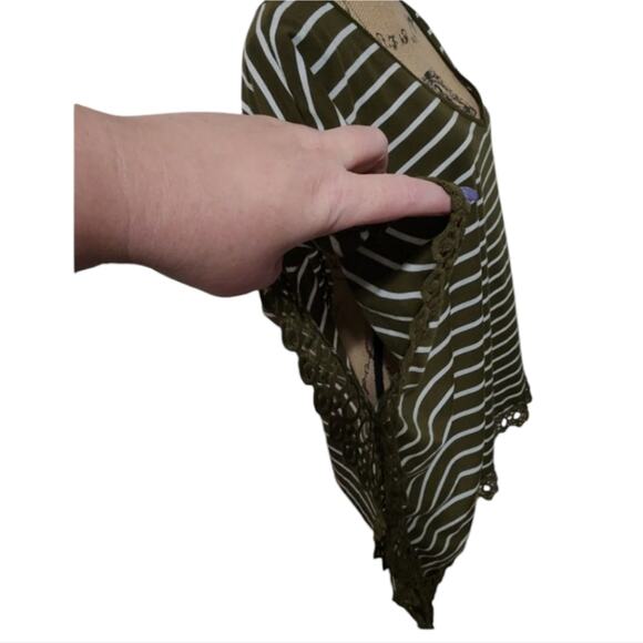 Lane Bryant Moss green & white striped crocheted lace trimmed tunic plus size 3X - Picture 4 of 8